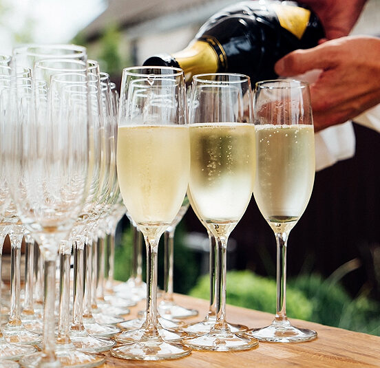 How to Plan a Las Vegas Wedding Reception – Dance Floor, Bar, Meal, Decor