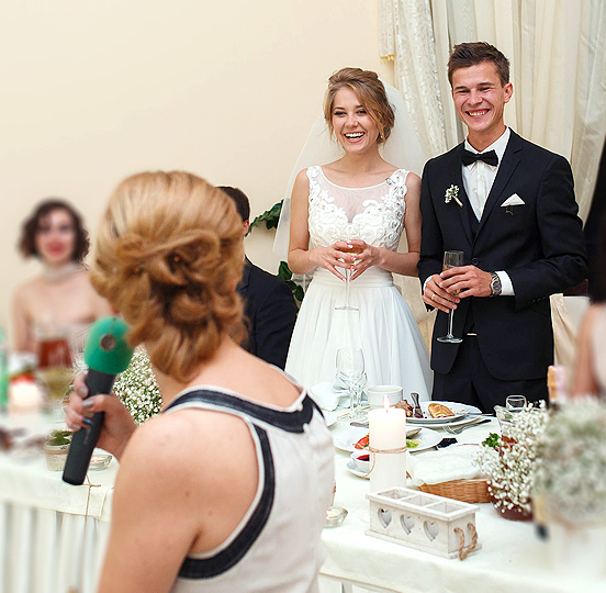 Giving a Maid of Honor Speech at a Wedding Venue in the Las Vegas Area