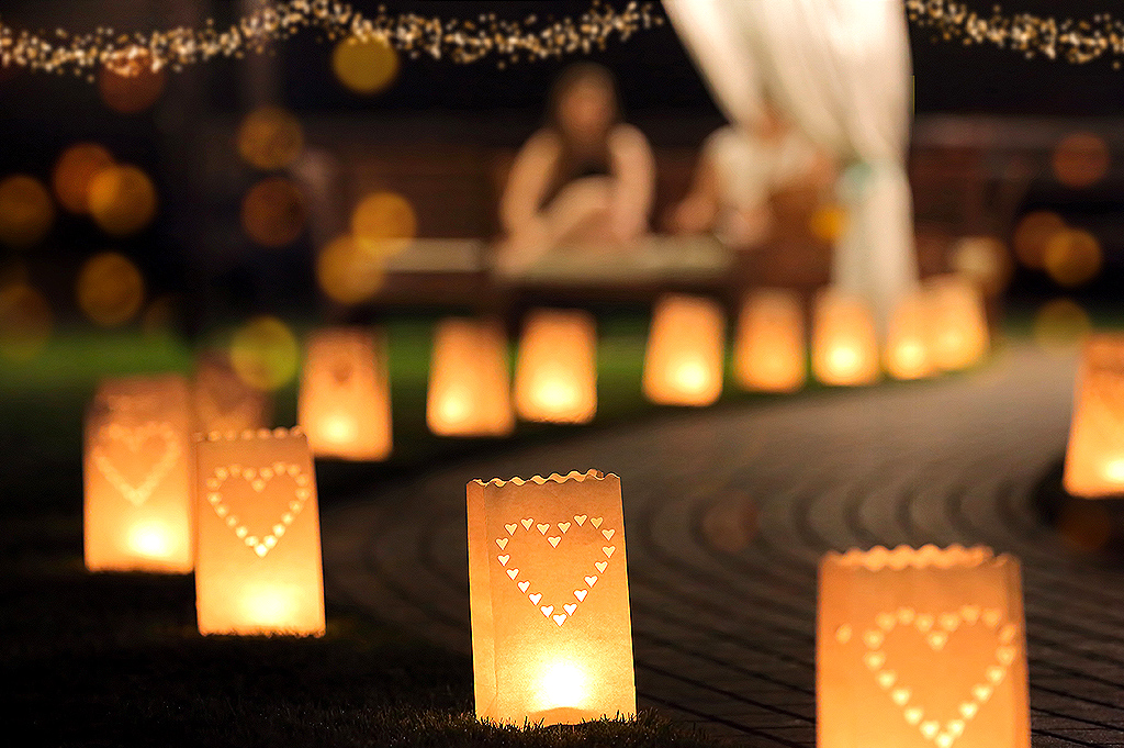 Las Vegas Evening Weddings with Lakeside Ceremony Altars