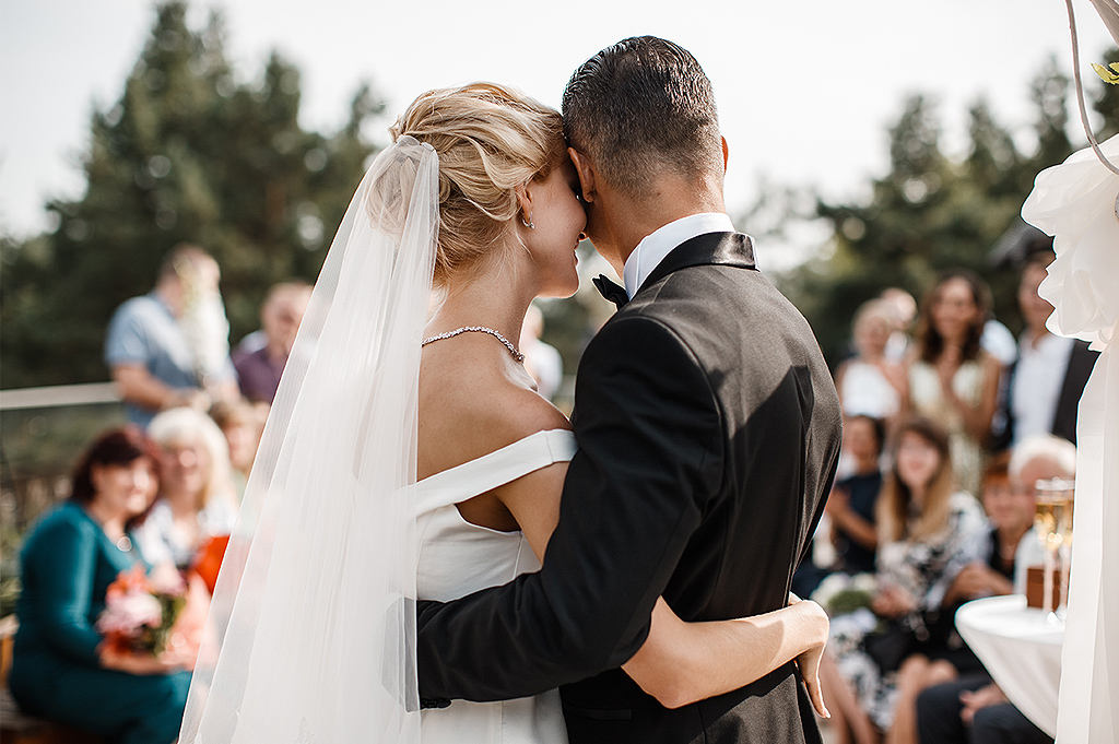 Best Las Vegas All Inclusive Packages for Fifty Wedding Guests